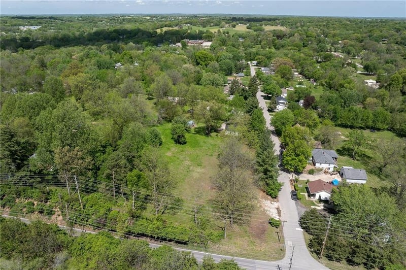 4406 Orchard Rd, St Joseph, MO 64505