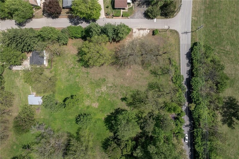 4406 Orchard Rd, St Joseph, MO 64505