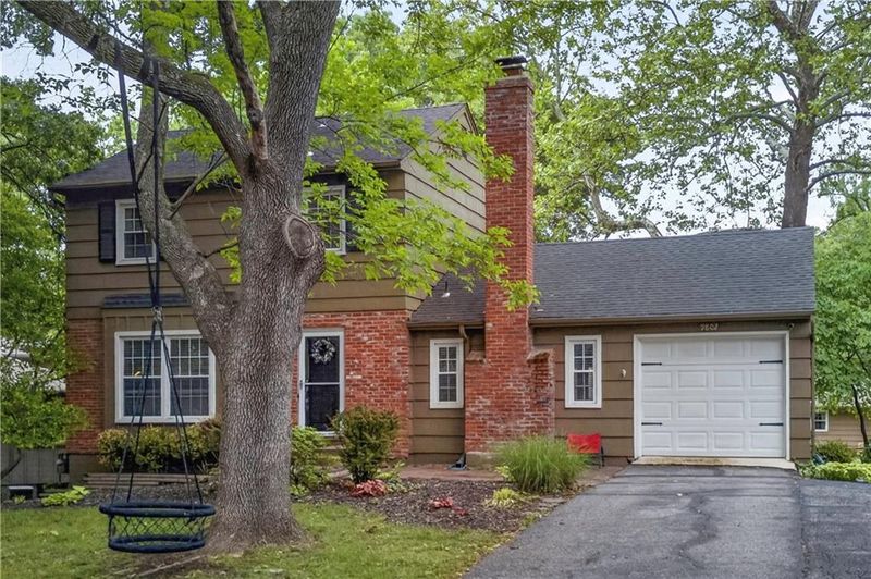9802 Eby St, Overland Park, KS 66212
