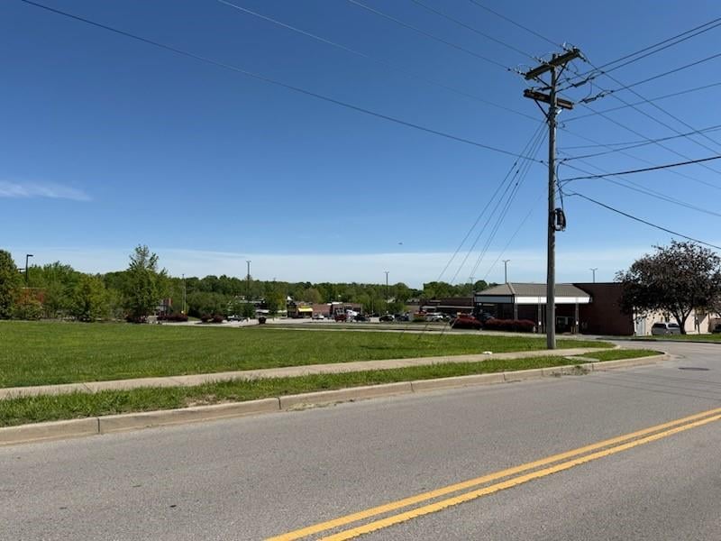 17830 E Bundschu Rd, Independence, MO 64056