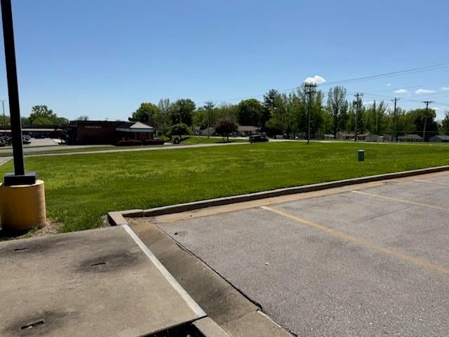 17830 E Bundschu Rd, Independence, MO 64056