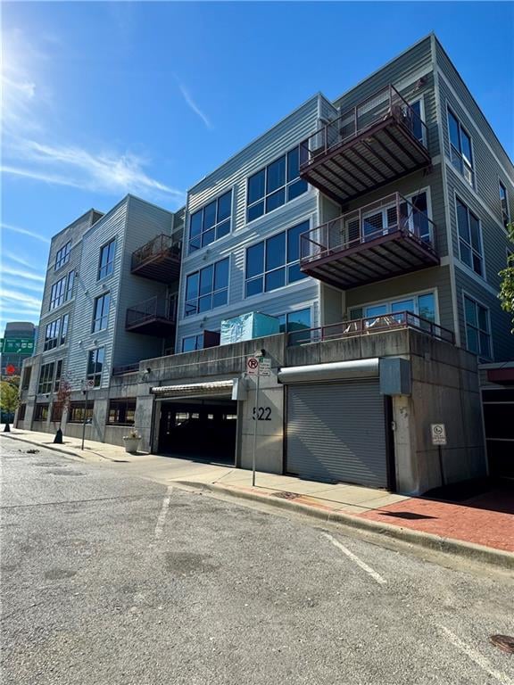 522 Locust Ln #302, Kansas City, MO 64106