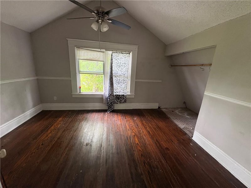 2206 Montgall Ave, Kansas City, MO 64127