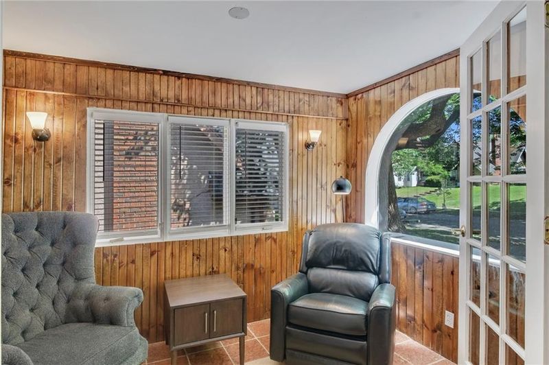 6 E 70th Ter, Kansas City, MO 64113