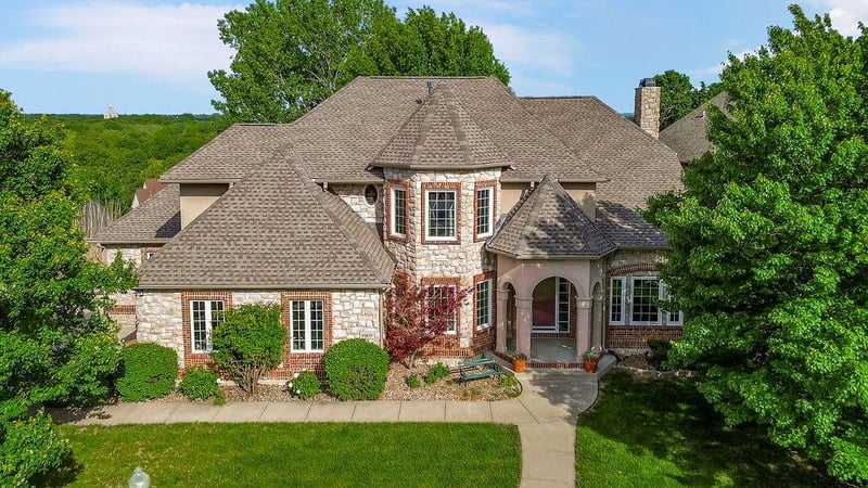 6905 N Charleston Dr, Kansas City, MO 64119