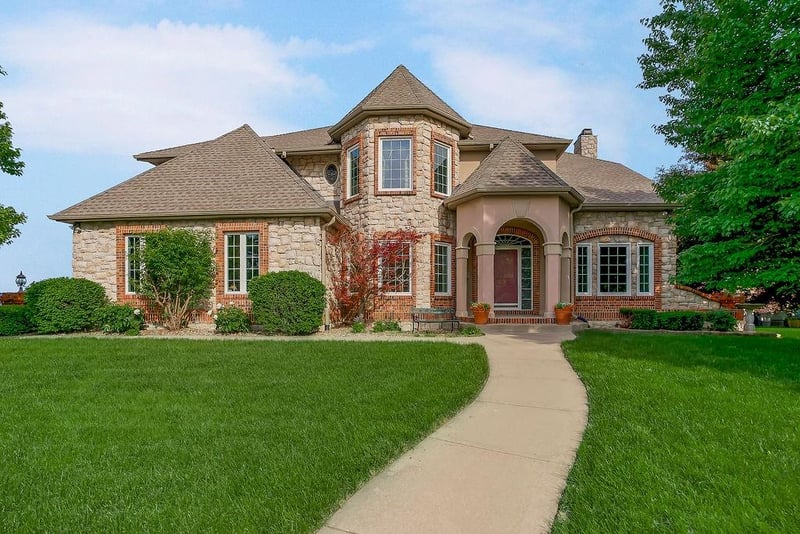 6905 N Charleston Dr, Kansas City, MO 64119