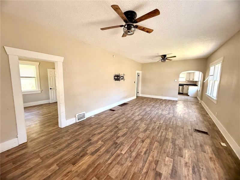 3913 Terrace Ave, St Joseph, MO 64504