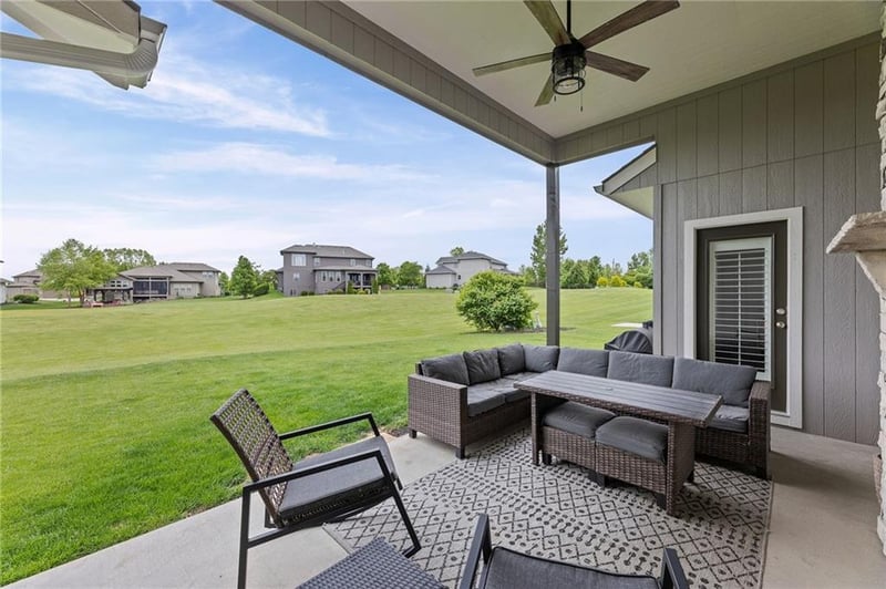 7019 Apache Dr, Shawnee, KS 66226