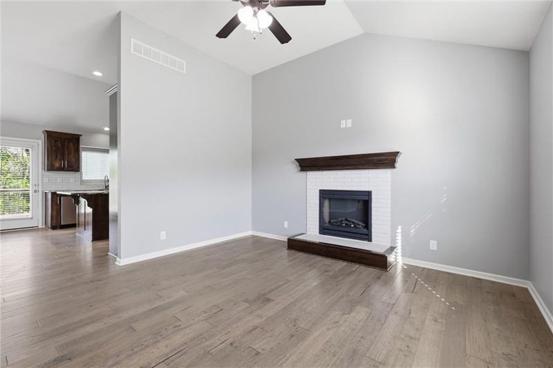404 Timbercreek Dr, Belton, MO 64083