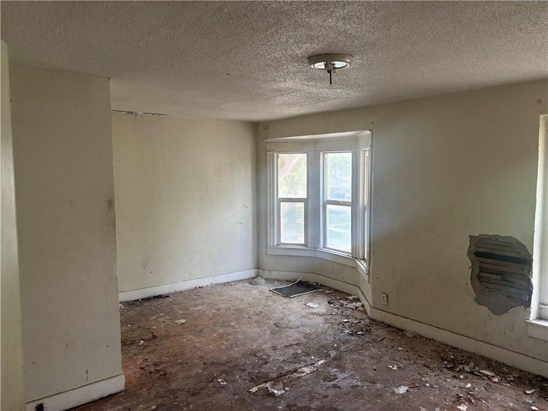 4125 Chestnut Ave, Kansas City, MO 64130