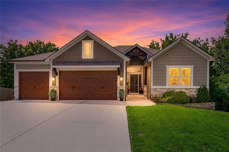106 E Woodland Ave, Lone Jack, MO 64070