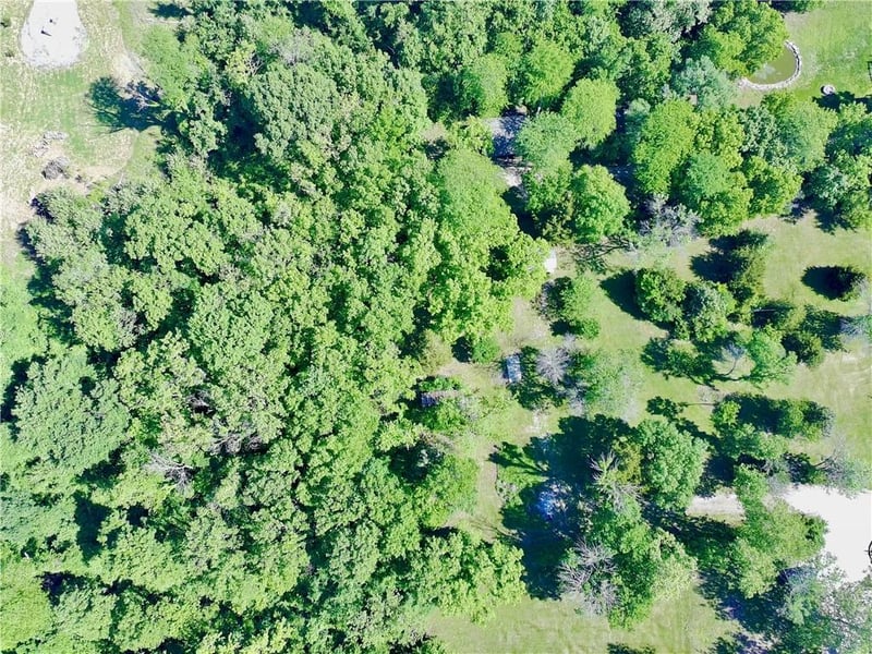 8360 Waverly Rd, De Soto, KS 66018