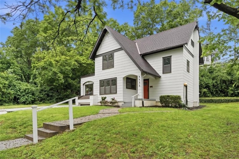 4932 Troostwood Rd, Kansas City, MO 64110