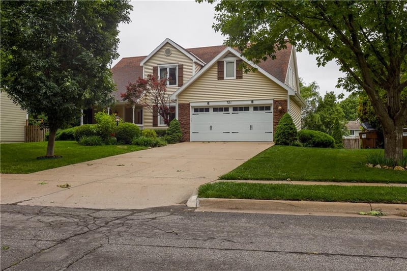 721 Eldridge St, Lawrence, KS 66049
