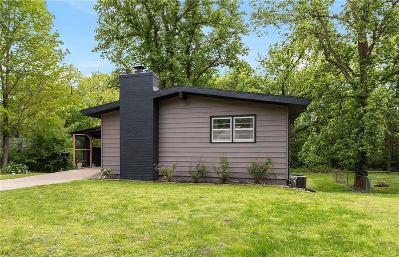 1030 Anderson St, Warrensburg, MO 64093