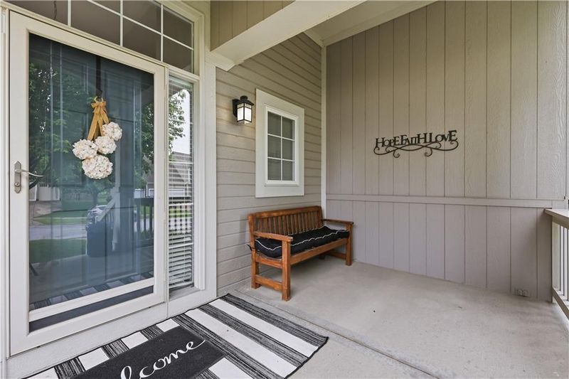 3008 Saddlewood Dr, Lee's Summit, MO 64081