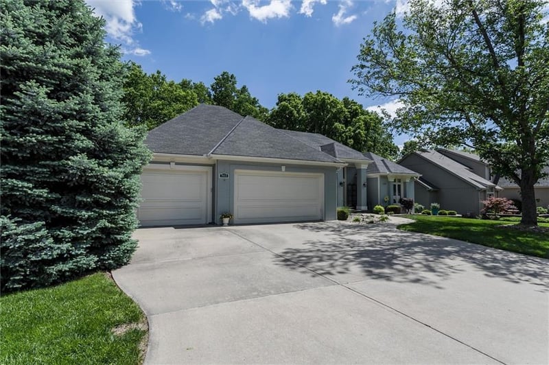 7611 Eicher Dr, Shawnee, KS 66217