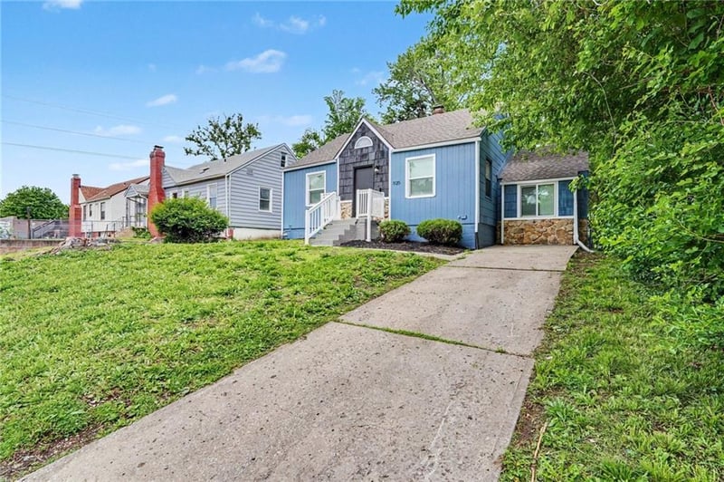 1120 E 79th St, Kansas City, MO 64131