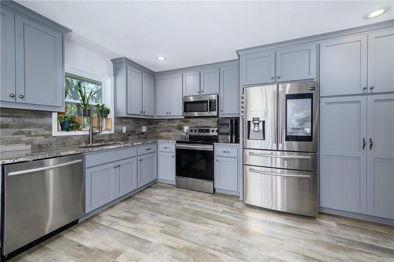 13300 Parallel Pw, Kansas City, KS 66109