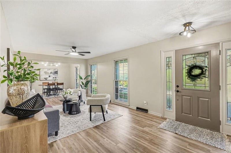 4811 Waukomis Dr, Kansas City, MO 64151