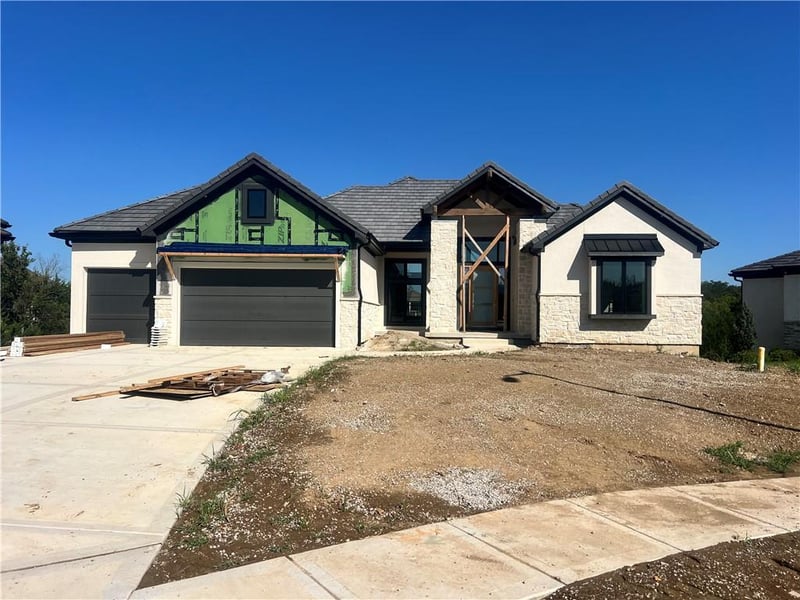 6323 NW 58th St, Kansas City, MO 64151