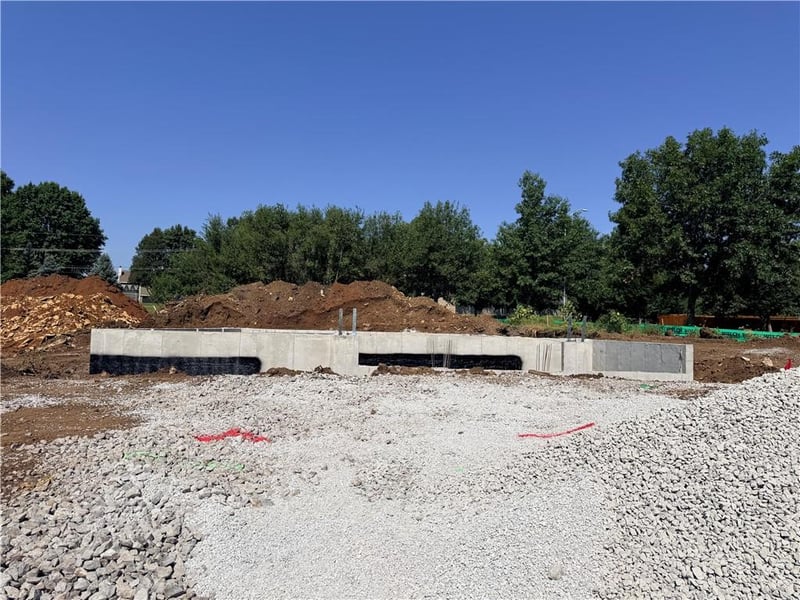 12172 Emerald St, Olathe, KS 66061