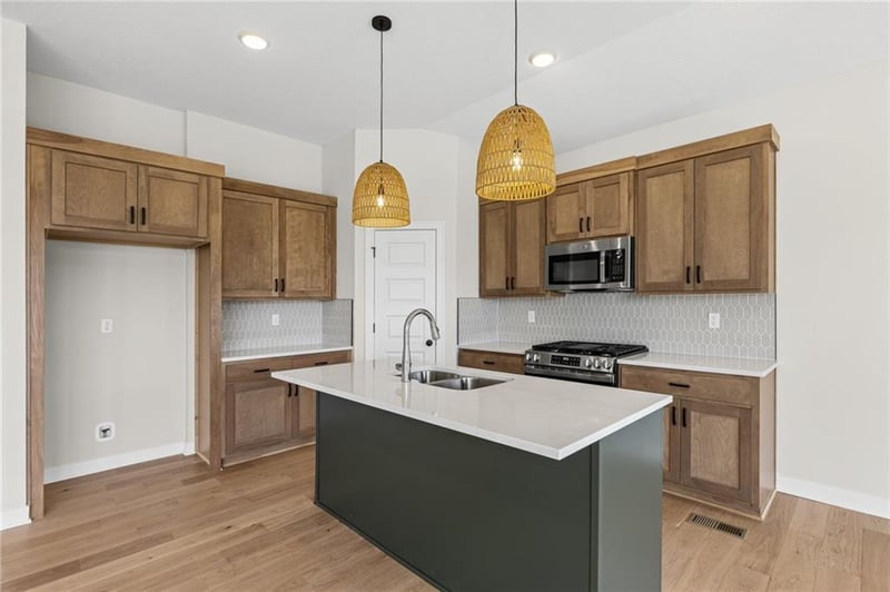 12172 Emerald St, Olathe, KS 66061