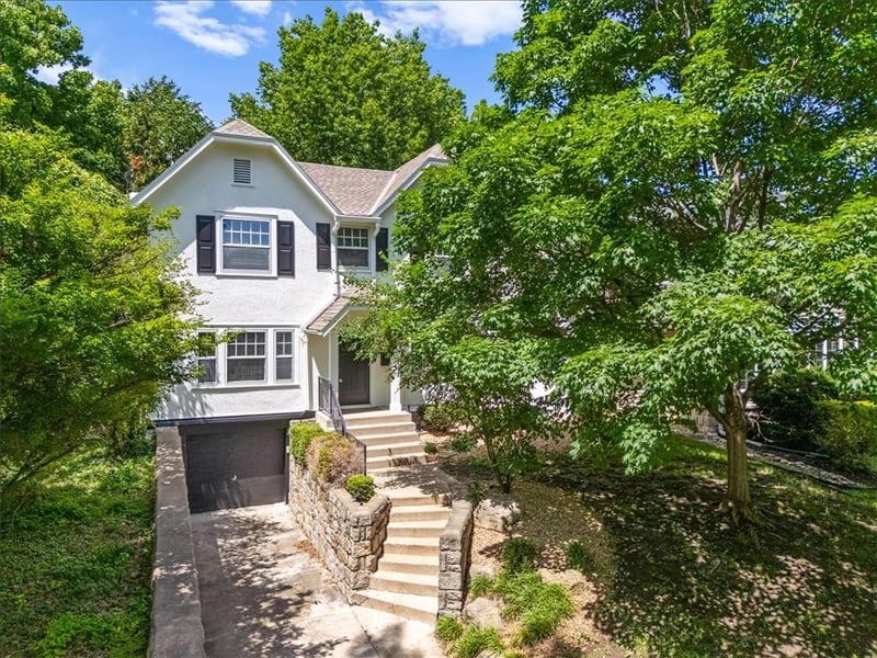 428 W 58th Ter, Kansas City, MO 64113