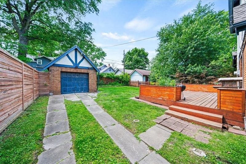 7404 Walnut St, Kansas City, MO 64114