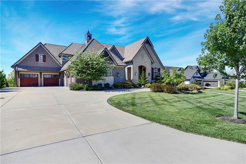16916 Bond St, Overland Park, KS 66221