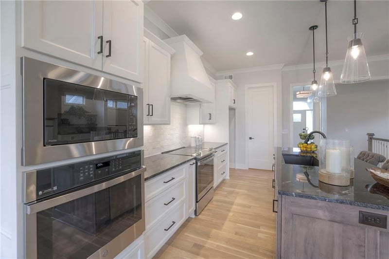 13829 Westgate St, Overland Park, KS 66221