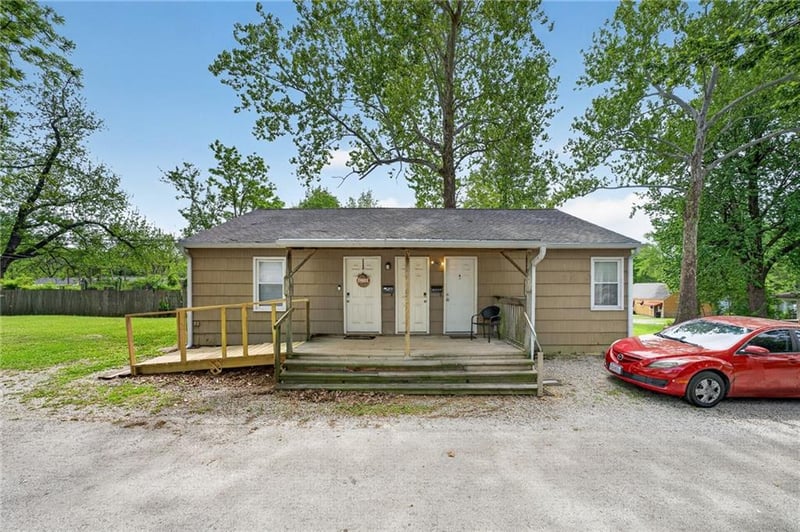 1921 S Ash Ave, Independence, MO 64052
