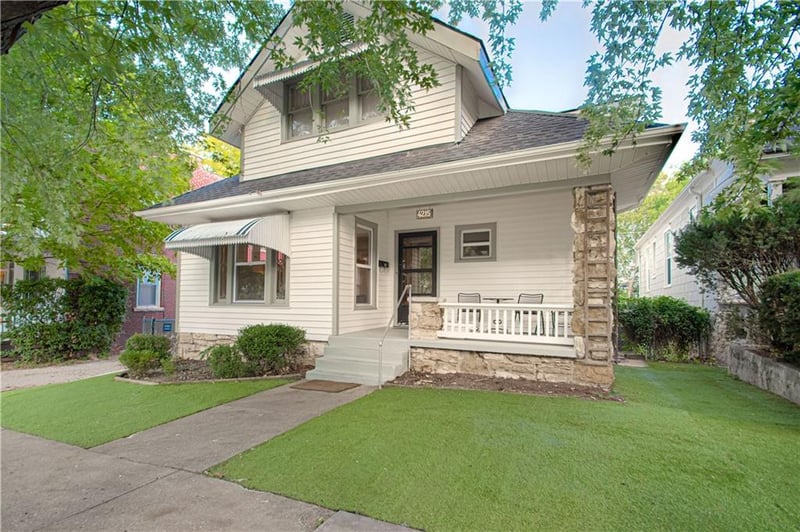 4215 Oak St, Kansas City, MO 64111