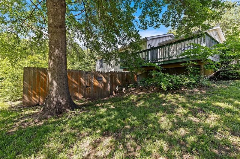 908 Broadway St, Richmond, MO 64085