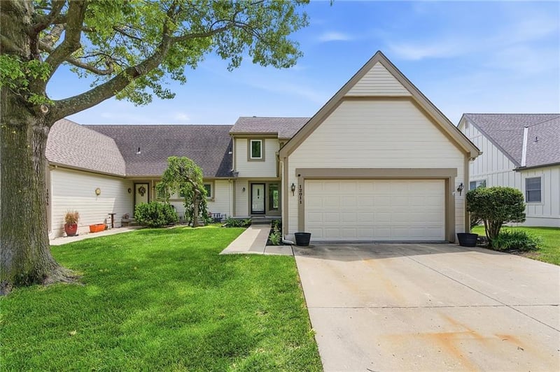 12011 E 86 St, Kansas City, MO 64138