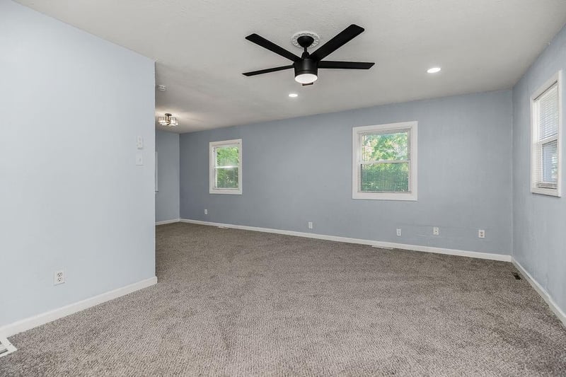 2701 Oakley Ave, Kansas City, MO 64128