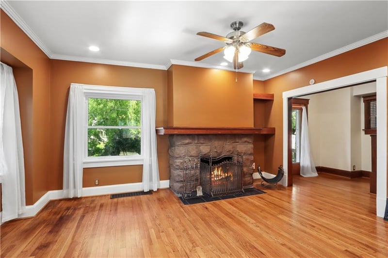 3925 Manheim Rd, Kansas City, MO 64110