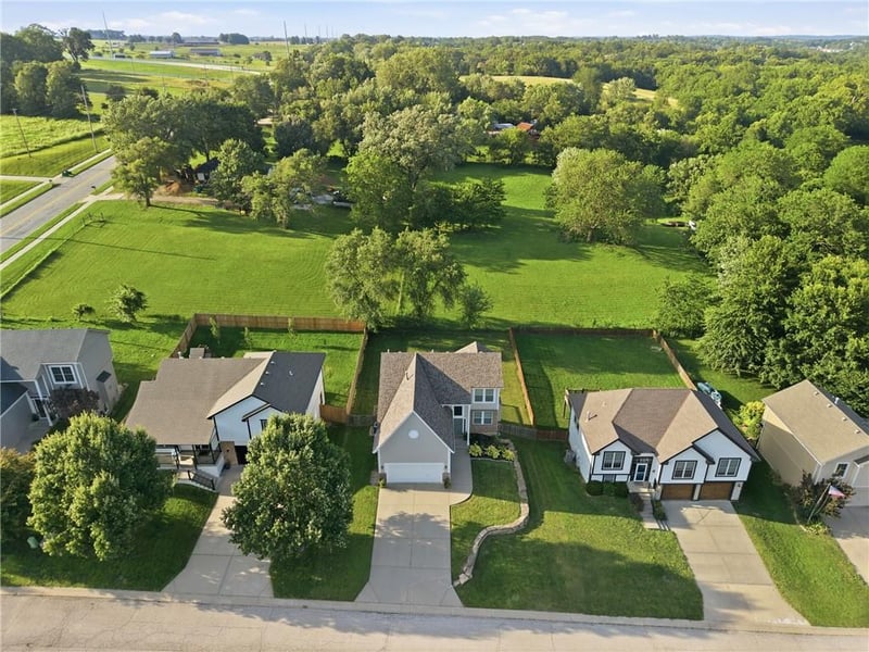 11448 Parkview Ave, Kansas City, KS 66109