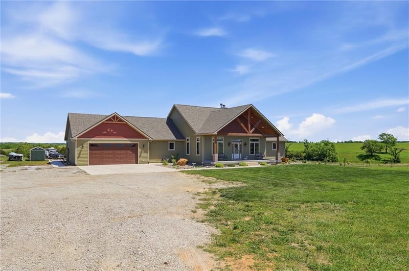7630 SE Berryton Rd, Berryton, KS 66409