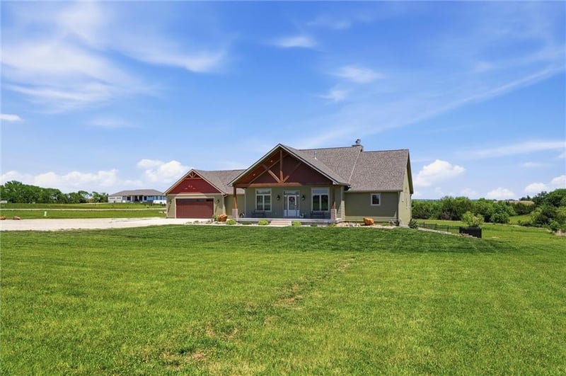 7630 SE Berryton Rd, Berryton, KS 66409