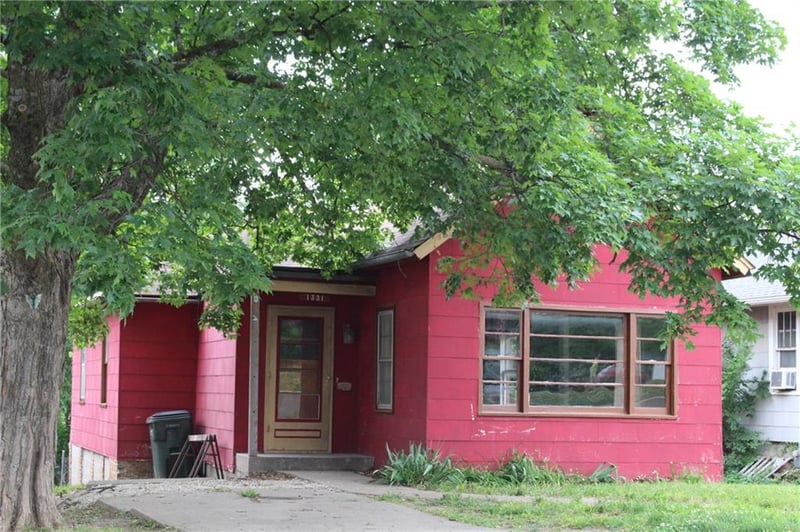 1331 Spruce St, Leavenworth, KS 66048
