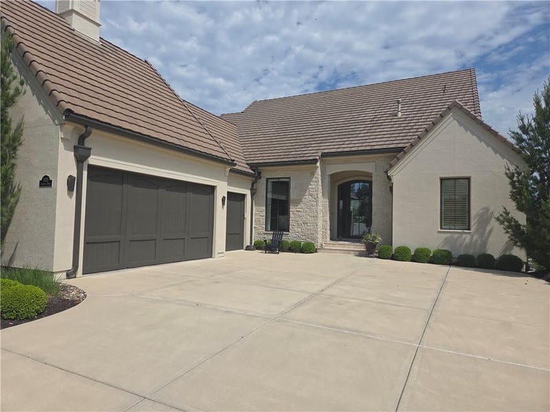 15021 Chadwick St, Overland Park, KS 66224