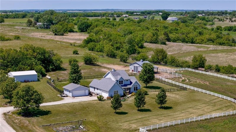 540 N 711 Rd, Lawrence, KS 66047