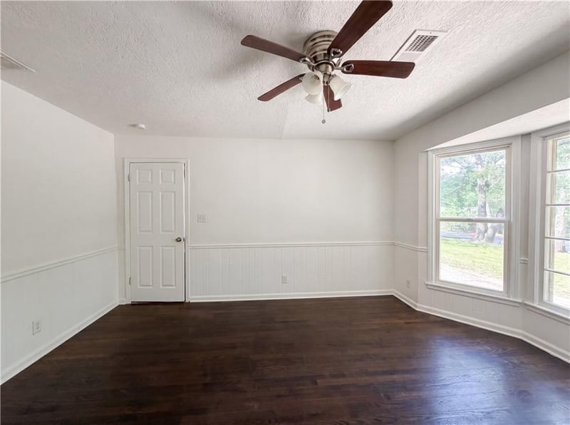1825 Bren Mar Rd, Lee's Summit, MO 64086