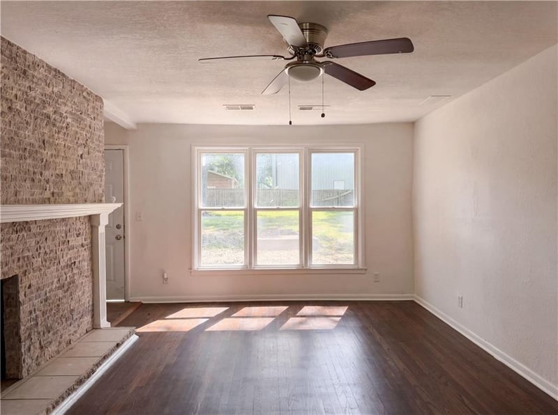1825 Bren Mar Rd, Lee's Summit, MO 64086