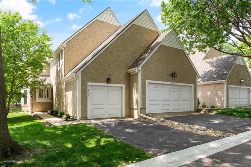 12595 Broadmoor St, Overland Park, KS 66209