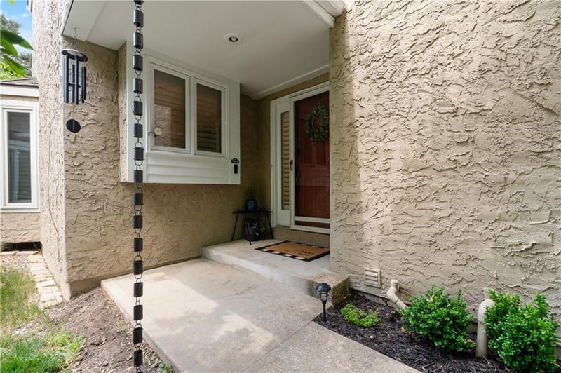 12595 Broadmoor St, Overland Park, KS 66209