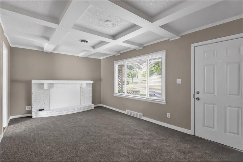5318 N Garfield Ave, Kansas City, MO 64118