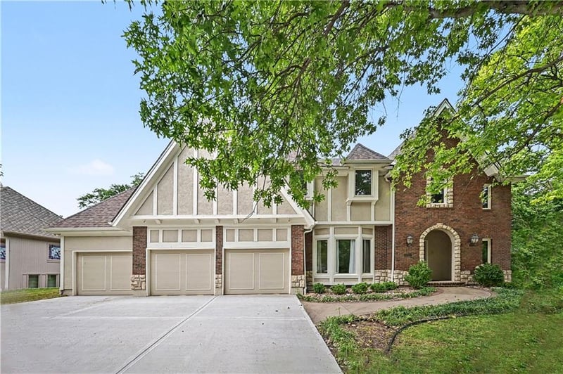 5500 NW 62nd St, Kansas City, MO 64151