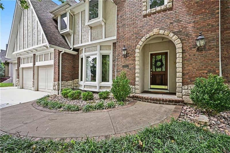 5500 NW 62nd St, Kansas City, MO 64151